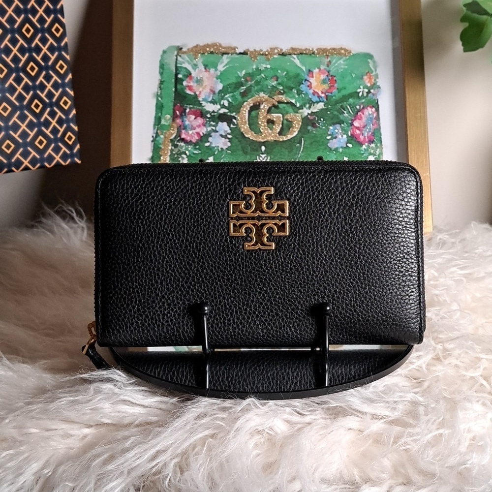 Tory Burch NWOTs Britten Zip Continental Wallet & ID